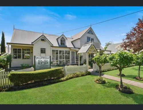 Creek Cottage Bed and Breakfast Traralgon picture