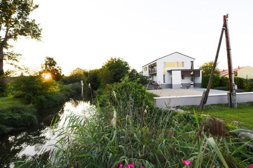 Das Gebäude in dem sich die Ferienwohnung befindet