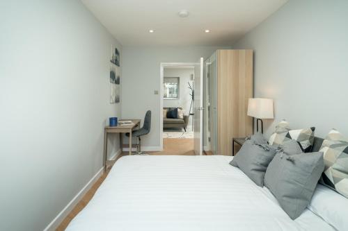 Gallery image of Skyline Serviced Apartments - Flat A Rockingham Way in Stevenage