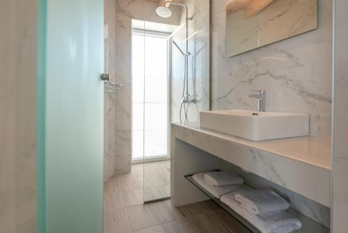 Un baño de GT Beach