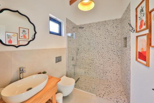 Un baño de Golden Lighthouse Hotel