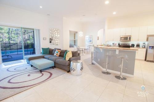 Modern Resort Villa with Private Pool near Disney!, Davenport, Statele Unite ale Americii