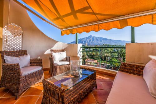 Holiday Apartment in Senorio de Aloha with Sea views