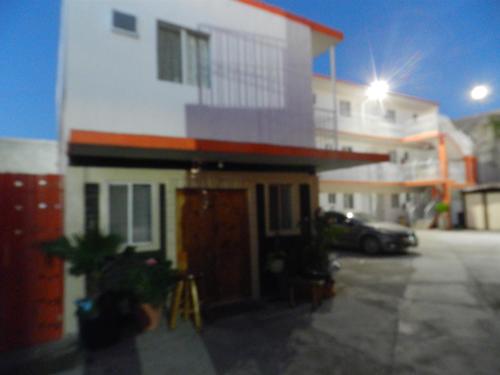 El edificio en el que está el departamento