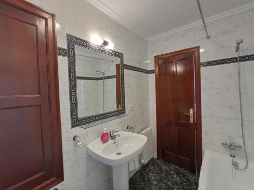 Ένα μπάνιο στο Casa Estarque