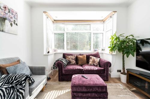 NEW Lux 3BD Family Home wgarden - North London