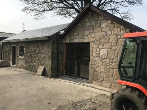 Το κτήριο όπου στεγάζεται  η παραθεριστική κατοικία