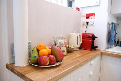 CHARMING Parisian Apartment WITH AIR CONDITIONING - CLIMATISATION & 2 BEDROOMS - Batignolles PARIS photo 6