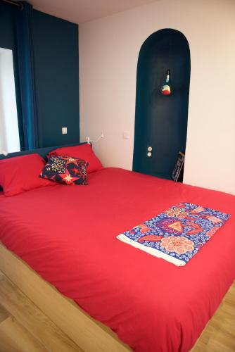 CHARMING Parisian Apartment WITH AIR CONDITIONING - CLIMATISATION & 2 BEDROOMS - Batignolles PARIS photo 12