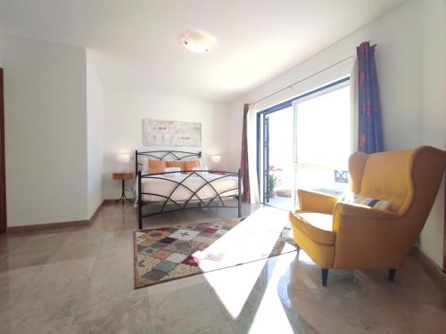 Vila Magna near The Strip with BBQ, AC, Balcony, Parking, 4 TVs and Free wifi