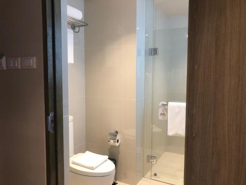 Seda Residences Makatiにあるバスルーム