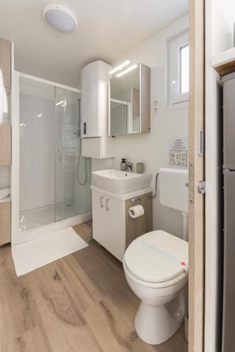 Un baño de Floating Sea House Gong