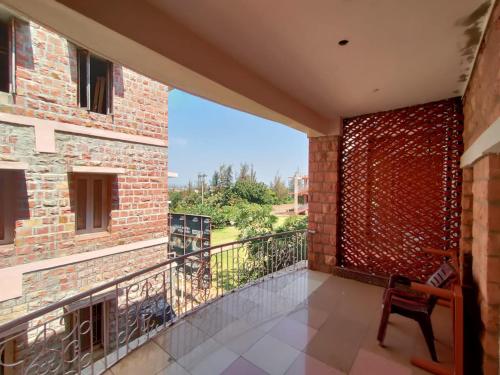 Balkón nebo terasa v ubytování Kanthi Resorts Badami