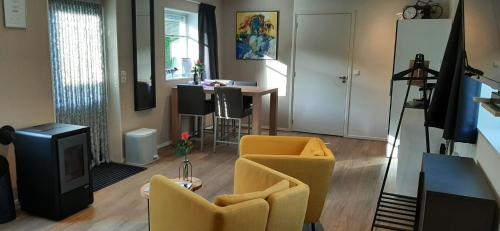 Ruang duduk di Bed & Breakfast Stiens (nabij Leeuwarden)