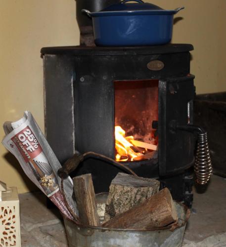 Φωτογραφία από το άλμπουμ του The Old Apple Shed cosy heated cottage in a meadow close to the charming village of Bethersden στο Άσφορντ