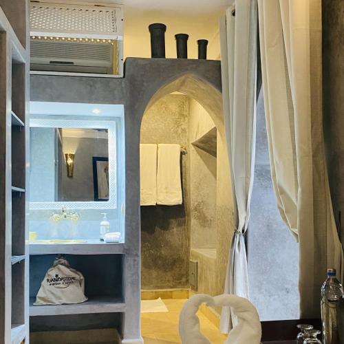 Kylpyhuone majoituspaikassa Riad Oasissime