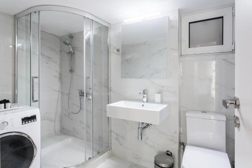 Absolute 2BR Apartment near EMST Museum by UPSTREET