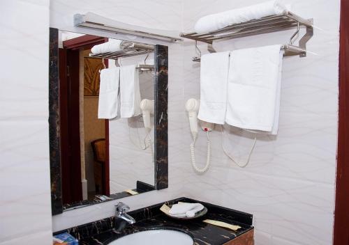 Vonios kambarys apgyvendinimo įstaigoje Easy Hotel Kenya