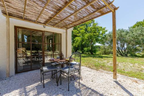 Billede fra billedgalleriet på LODGES PARK CASTELLET PROVENCE - Gîtes dans les vignes AOC Bandol à 15 min des plages et du Circuit Paul Ricard F1 i Le Beausset