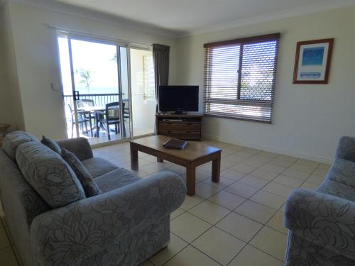  Villa Mar Colina -  Room  picture :   Shower    Bath    TV                           