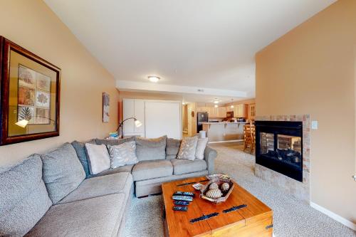 The Waterside Condos – Photos 3