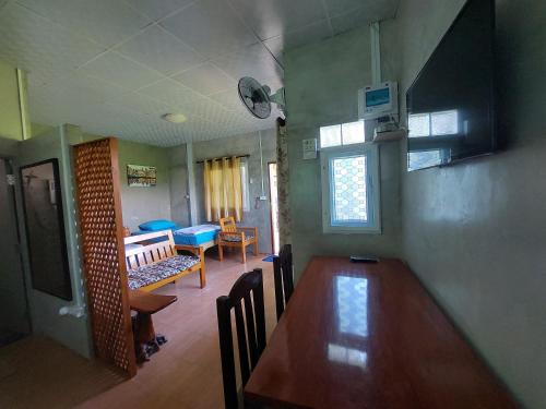 TV a/nebo společenská místnost v ubytování JaiSabai Homestay
