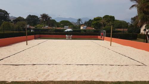 Tenis dan/atau kemudahan skuasy di Pousada Vila Minas atau berdekatan