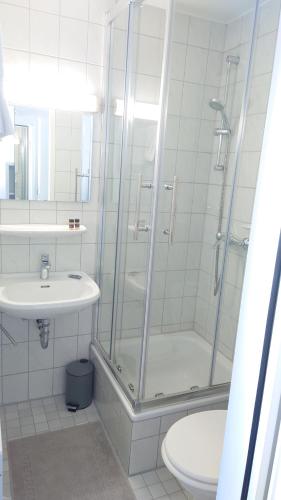Ванная комната в Akteon Hotel