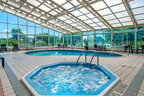 a hot tub in a building with a glass ceiling at Comfort Inn Anderson South in Anderson