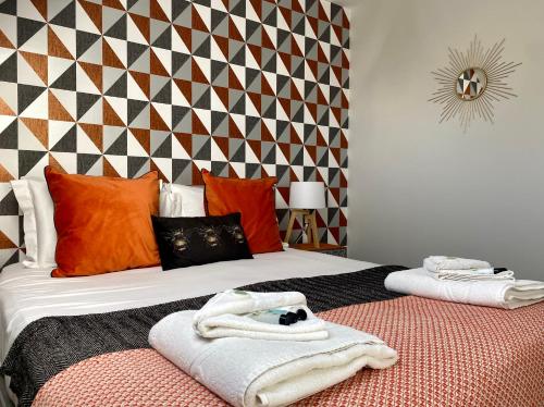 Кровать или кровати в номере Beautifully Furnished 1 Bed Town Centre Apartment