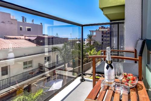 Un balcón o terraza en Hortensia Suites Apartments ,Los Cristianos