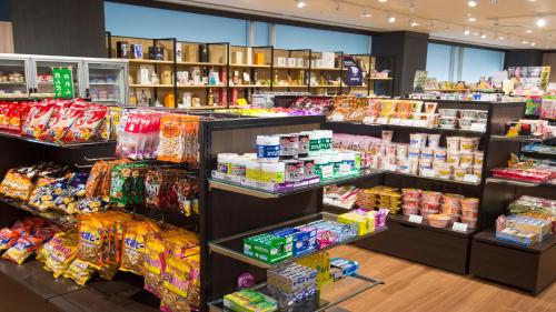 a store filled with lots of different types of food at KAMENOI HOTEL Beppu in Beppu