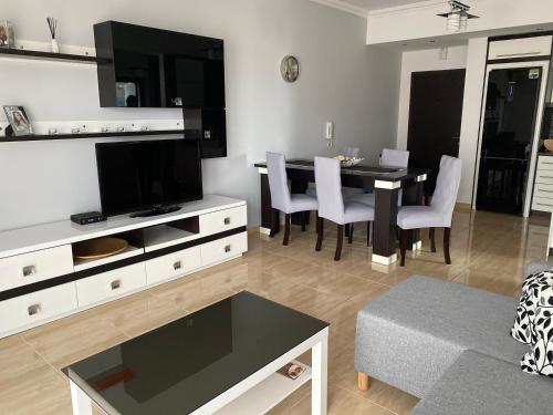 Sunny Apartament Saranda