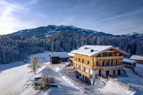 Yogahof Kitzbühel - Boutique Alpine Hideaway