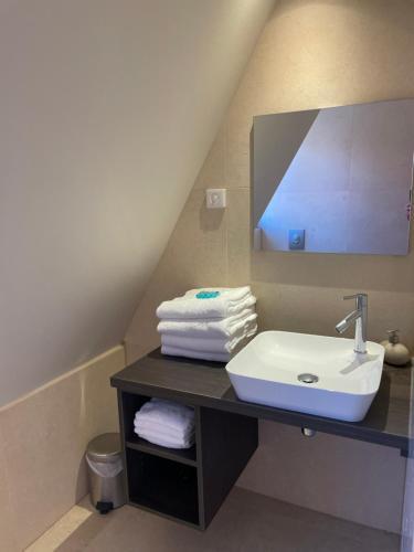 Ένα μπάνιο στο The One Apartments