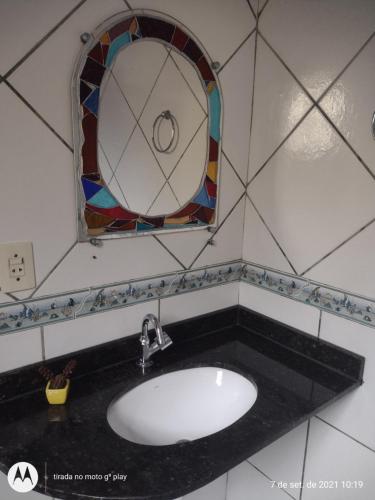 Bilik mandi di Pousada Mar de Araçatiba