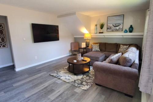 Newly Renovated Franklin Flat – Photos 4