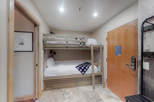 Una cama o camas en una habitación de Telemark
