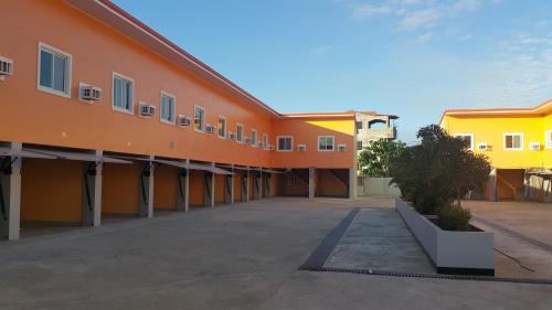 Gallery image of UKL Ever Resort Hotel in Laoag