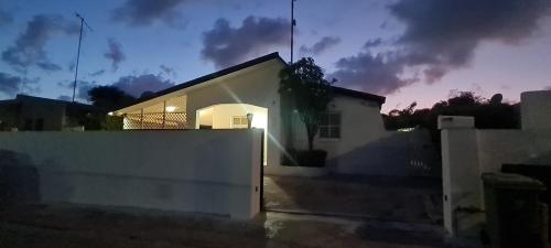 Το κτήριο όπου στεγάζεται  η βίλα