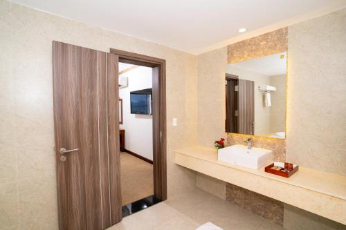 Koupelna v ubytování Navy Hotel Cam Ranh