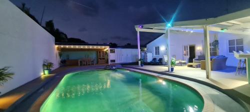 Πισίνα στο ή κοντά στο Family Villa with big pool and absolute privacy