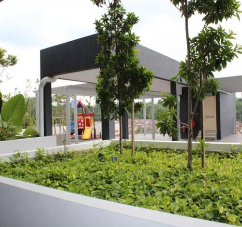 Taman di luar MyHome 2B At Seri Kembangan With A View