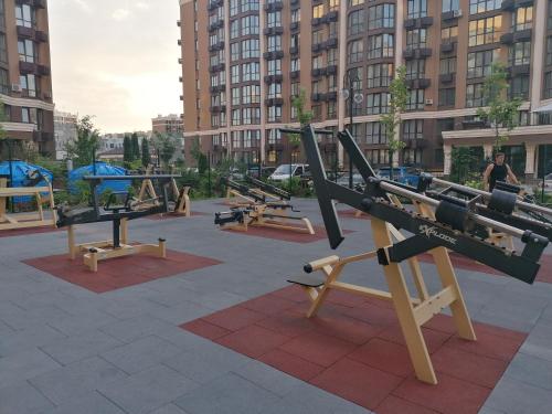 a group of playground equipment in a city at 091 квартира ЖК Софія Резиденс, 5 поверх in Vyshneve