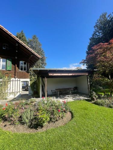 Fotografie z fotogalerie ubytování NEB-THUN LODGE`s Seehaus 1 Gwatt v destinaci Thun