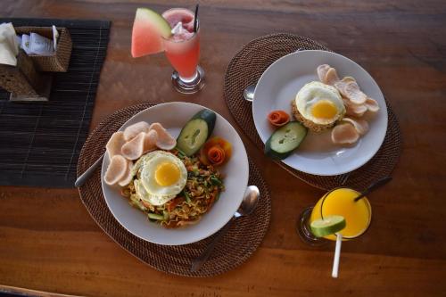 Makanan di atau berdekatan taman percutian