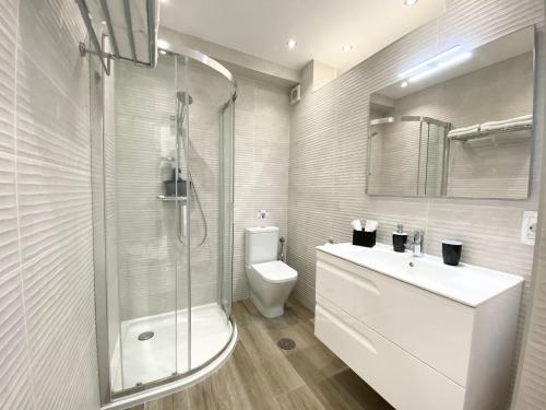 Kúpeľňa v ubytovaní Maraverde holiday apartment by AltamarHomes