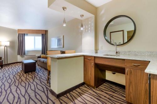 Gallery image of Comfort Inn & Suites Market - Airport in Great Falls