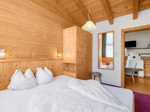 Apartment Nadine-4 by Interhome