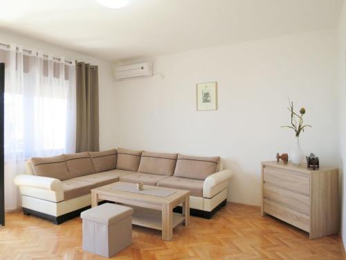 Apartment Luka-1 by Interhome